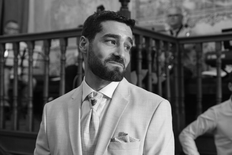 O Guia Prático para a Entrada na Igreja (Sem Poses, Sem Stress)